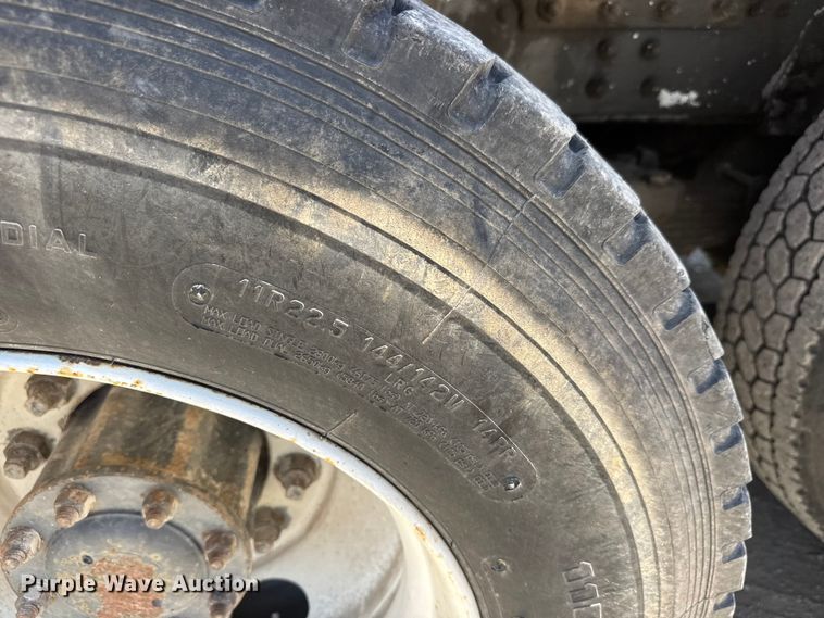 image for item YA3042 1995 Chevrolet Kodiak digger derrick truck