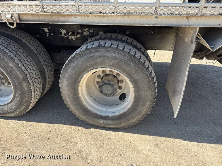 image for item YA3042 1995 Chevrolet Kodiak digger derrick truck