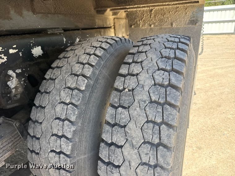 image for item YA3042 1995 Chevrolet Kodiak digger derrick truck