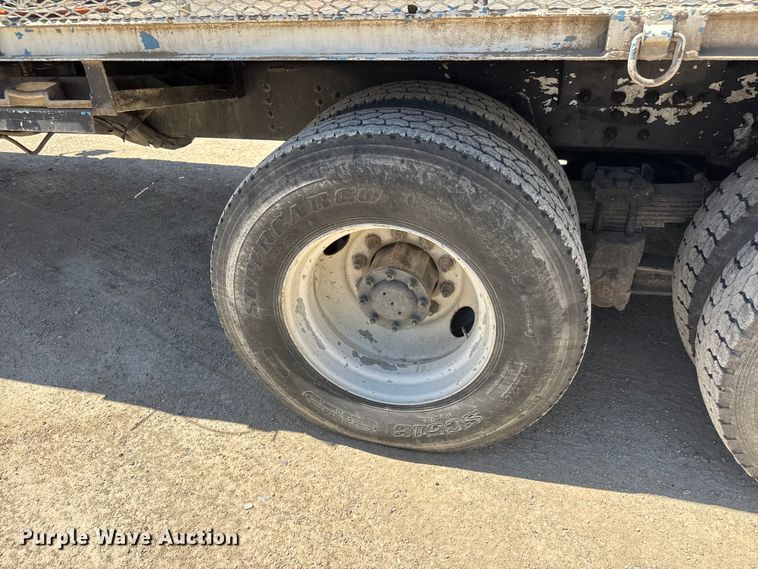 image for item YA3042 1995 Chevrolet Kodiak digger derrick truck