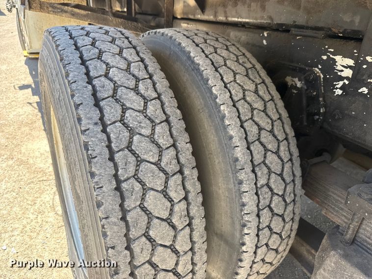 image for item YA3042 1995 Chevrolet Kodiak digger derrick truck