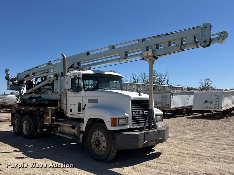image for item YA3043 1997 Mack CH613 drilling rig truck