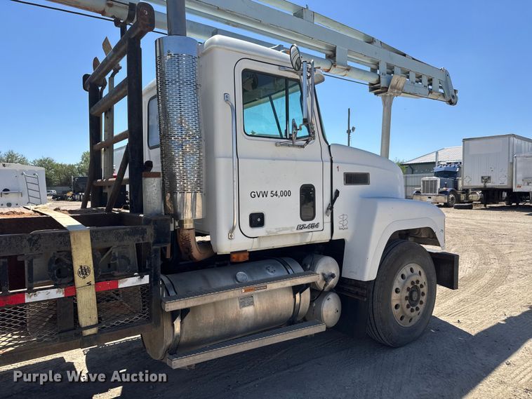 image for item YA3043 1997 Mack CH613 drilling rig truck