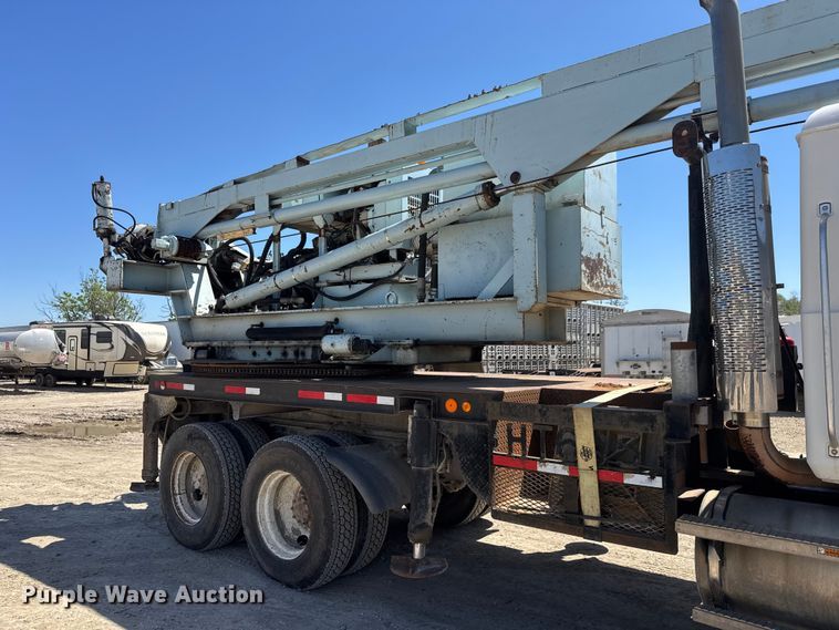 image for item YA3043 1997 Mack CH613 drilling rig truck