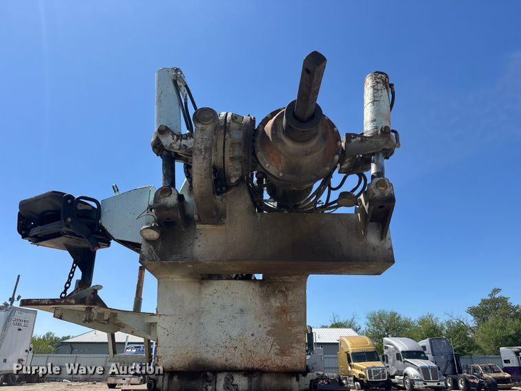 image for item YA3043 1997 Mack CH613 drilling rig truck