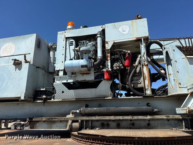 image for item YA3043 1997 Mack CH613 drilling rig truck