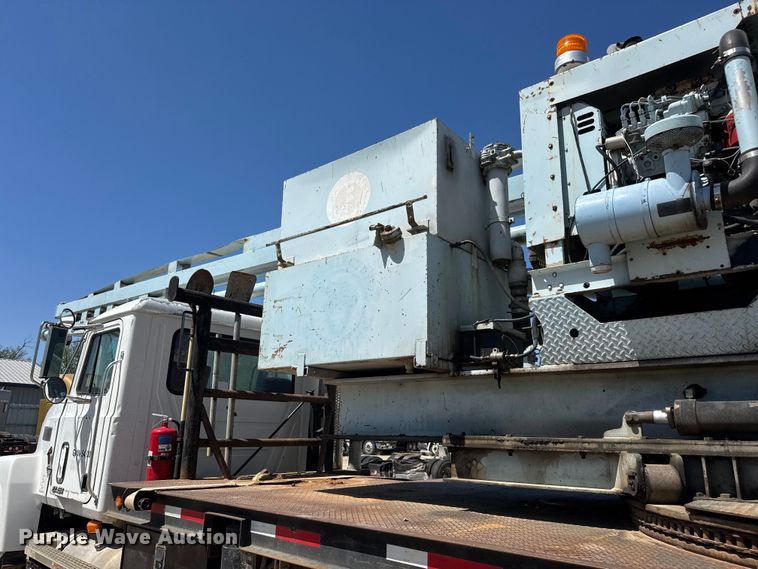 image for item YA3043 1997 Mack CH613 drilling rig truck