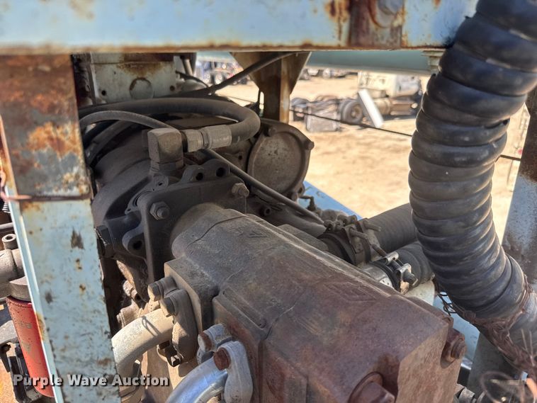 image for item YA3043 1997 Mack CH613 drilling rig truck