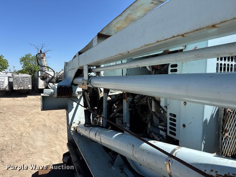 image for item YA3043 1997 Mack CH613 drilling rig truck