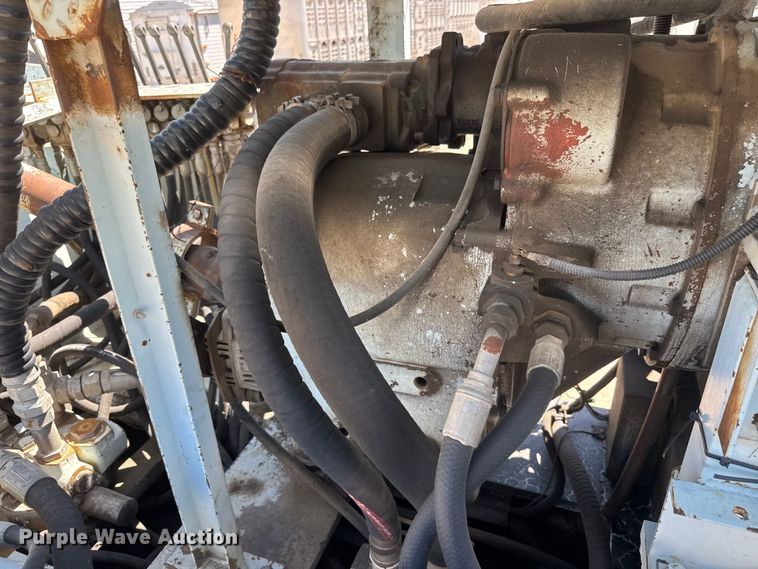 image for item YA3043 1997 Mack CH613 drilling rig truck