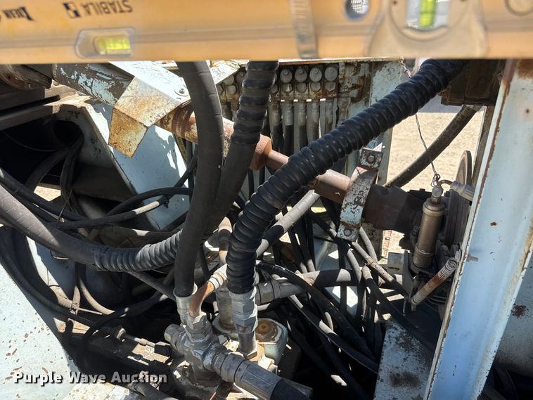 image for item YA3043 1997 Mack CH613 drilling rig truck
