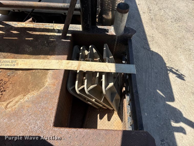 image for item YA3043 1997 Mack CH613 drilling rig truck