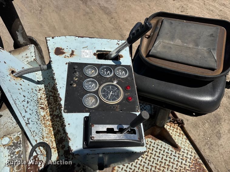 image for item YA3043 1997 Mack CH613 drilling rig truck