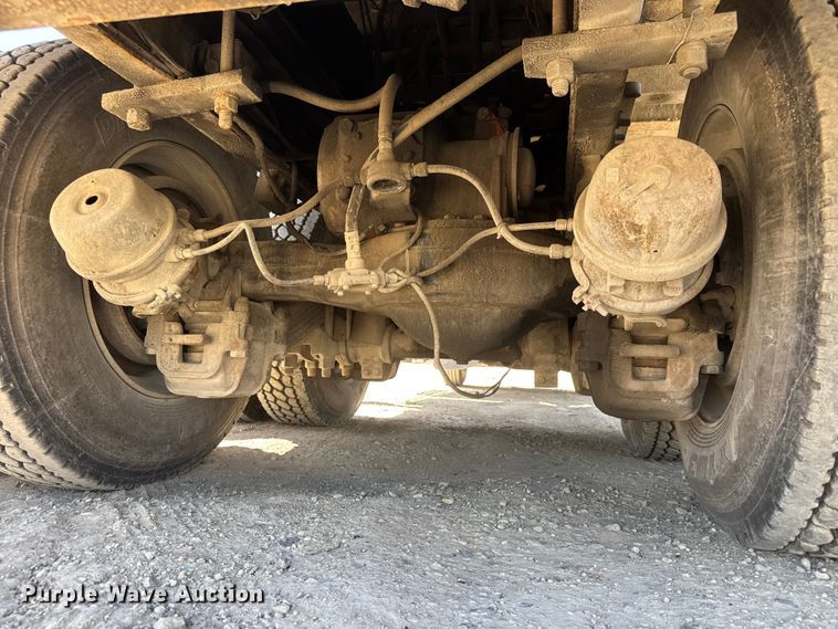 image for item YA3043 1997 Mack CH613 drilling rig truck