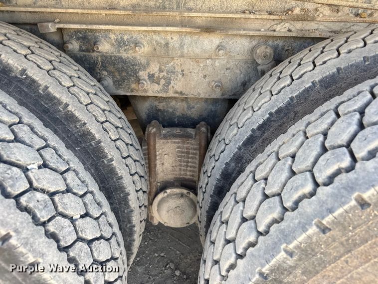 image for item YA3043 1997 Mack CH613 drilling rig truck