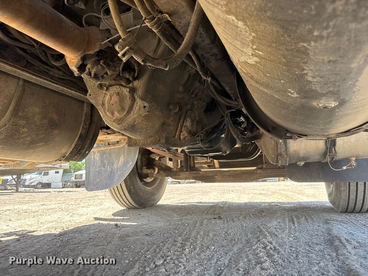 image for item YA3043 1997 Mack CH613 drilling rig truck