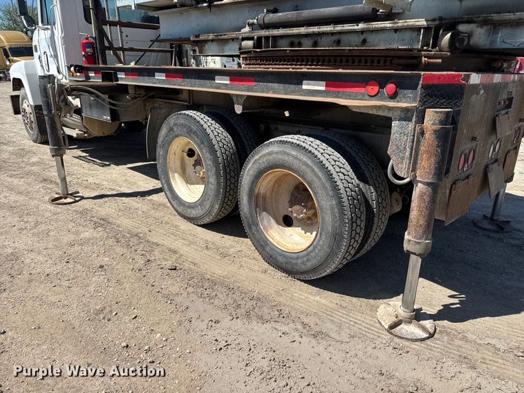 image for item YA3043 1997 Mack CH613 drilling rig truck