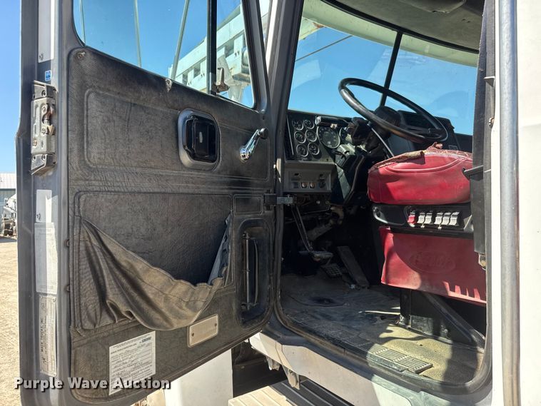 image for item YA3043 1997 Mack CH613 drilling rig truck