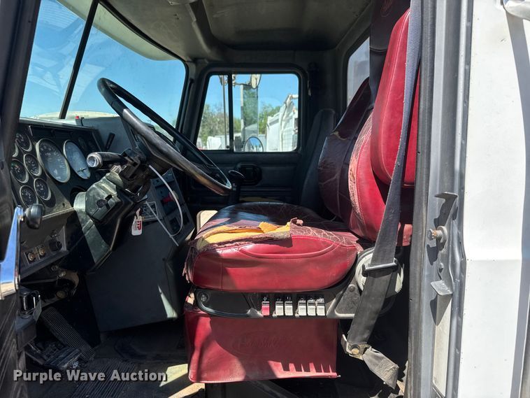 image for item YA3043 1997 Mack CH613 drilling rig truck