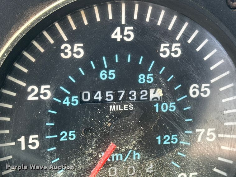 image for item YA3043 1997 Mack CH613 drilling rig truck