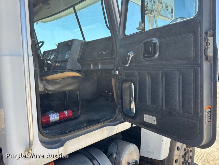 image for item YA3043 1997 Mack CH613 drilling rig truck