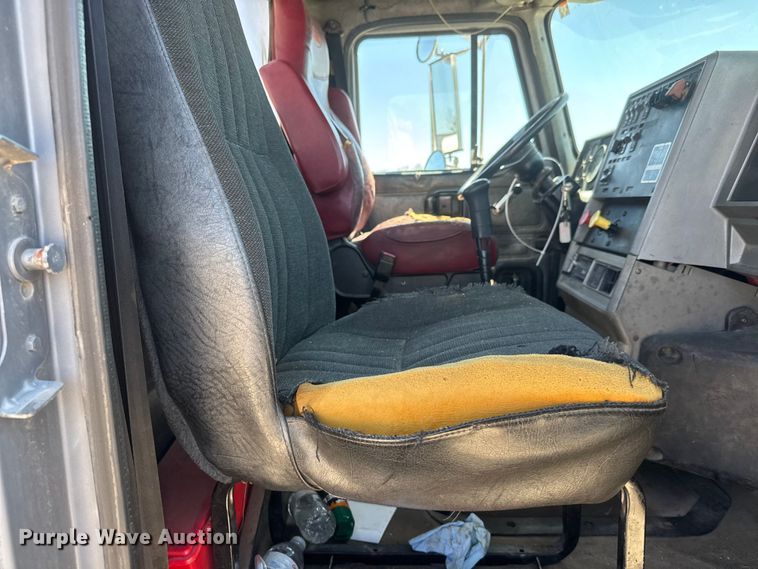 image for item YA3043 1997 Mack CH613 drilling rig truck