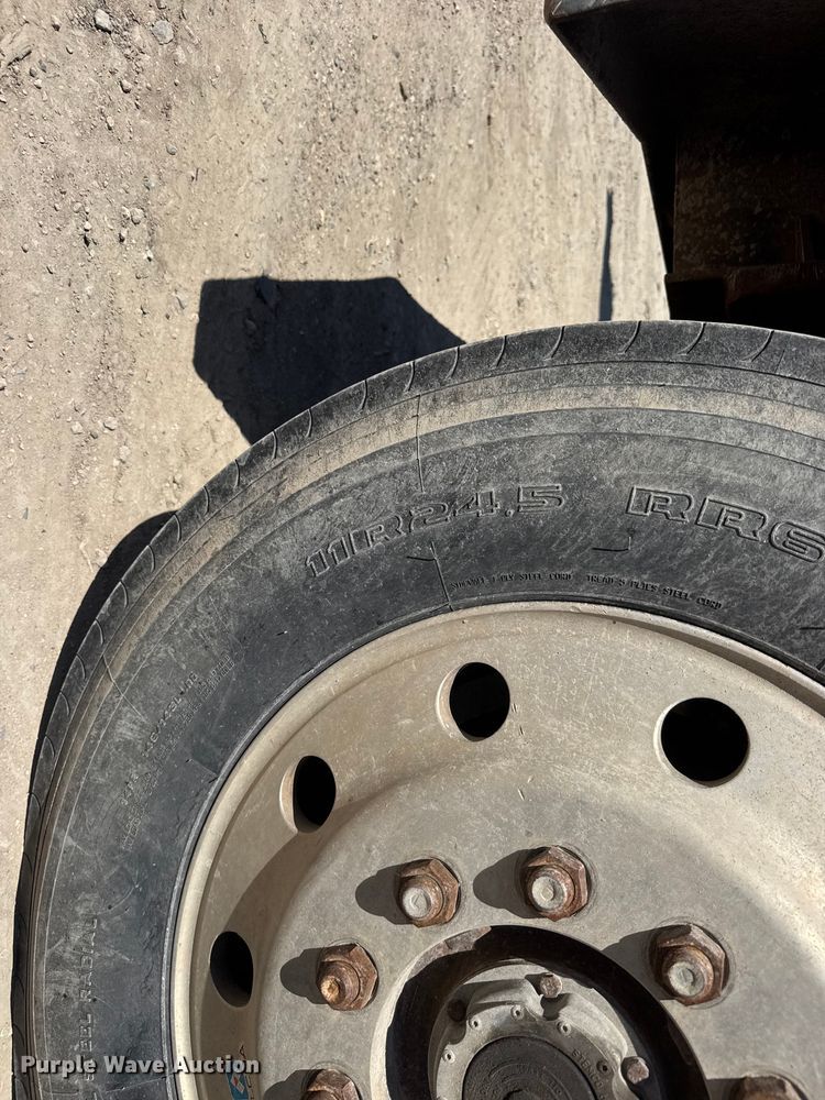 image for item YA3043 1997 Mack CH613 drilling rig truck