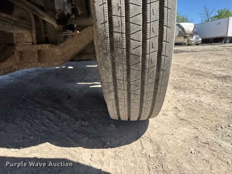 image for item YA3043 1997 Mack CH613 drilling rig truck