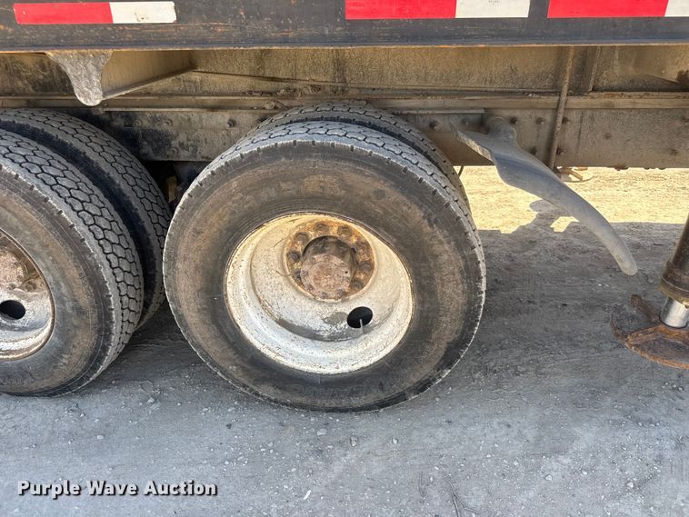 image for item YA3043 1997 Mack CH613 drilling rig truck