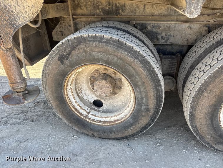 image for item YA3043 1997 Mack CH613 drilling rig truck