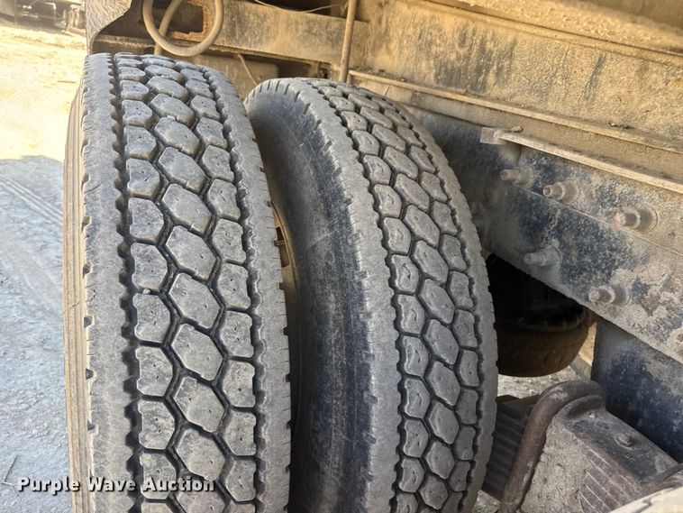 image for item YA3043 1997 Mack CH613 drilling rig truck