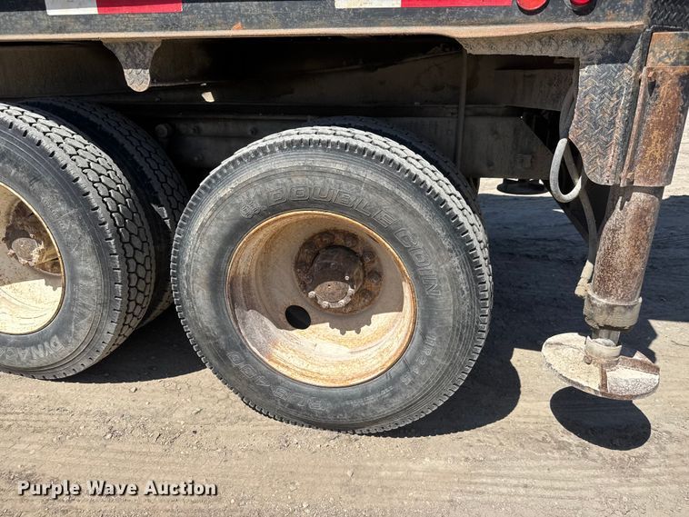 image for item YA3043 1997 Mack CH613 drilling rig truck