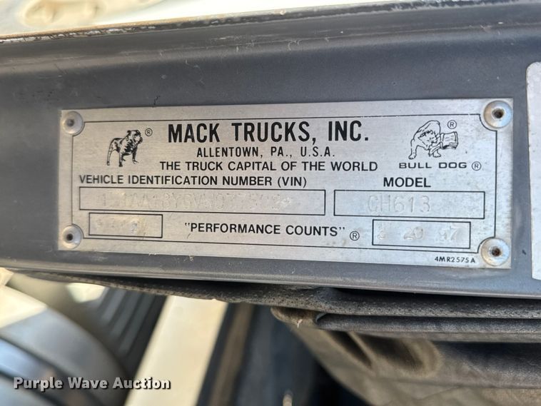 image for item YA3043 1997 Mack CH613 drilling rig truck