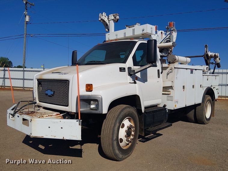image for item YA3103 2006 Chevrolet C7500 bucket truck