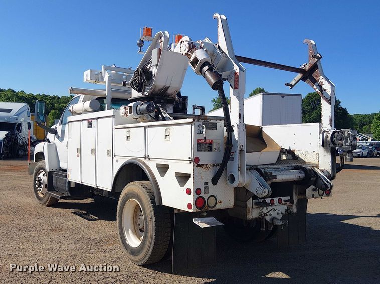 image for item YA3103 2006 Chevrolet C7500 bucket truck