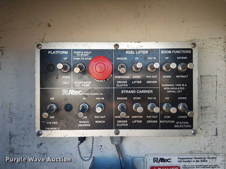 image for item YA3103 2006 Chevrolet C7500 bucket truck