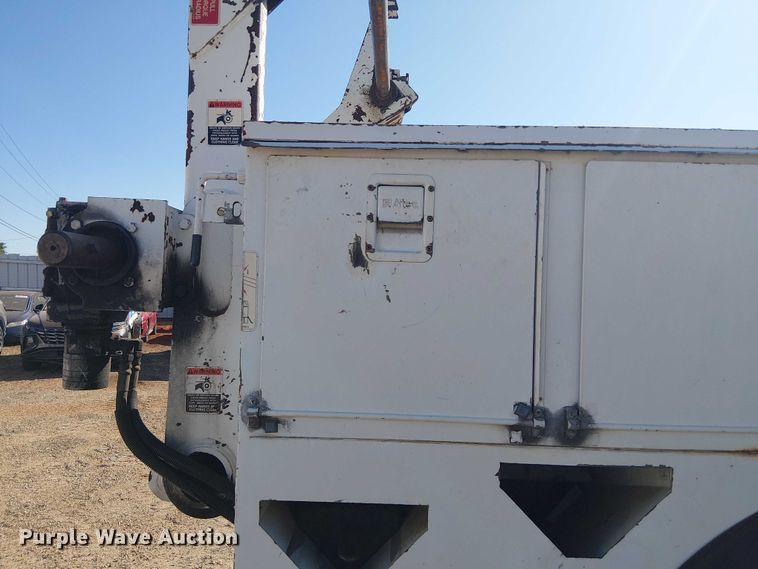 image for item YA3103 2006 Chevrolet C7500 bucket truck