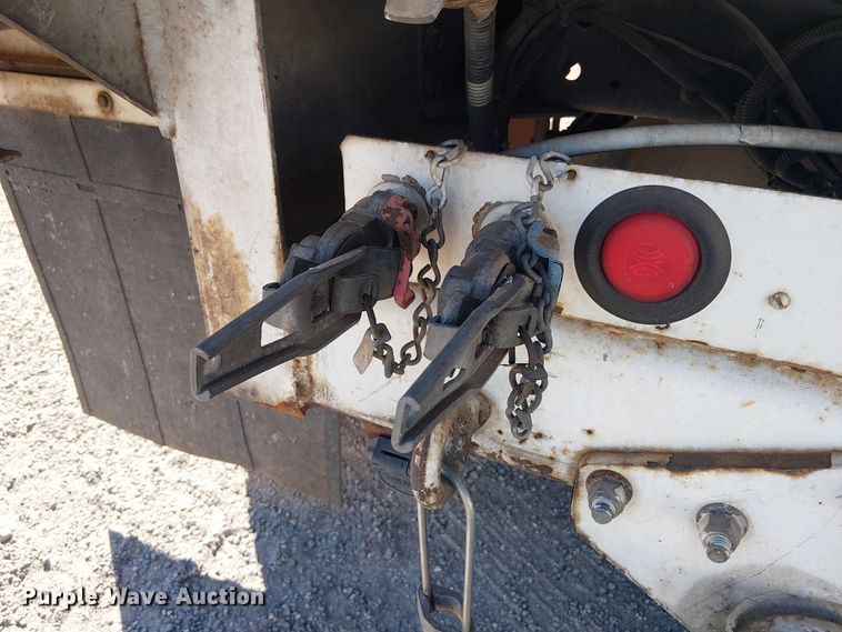image for item YA3103 2006 Chevrolet C7500 bucket truck