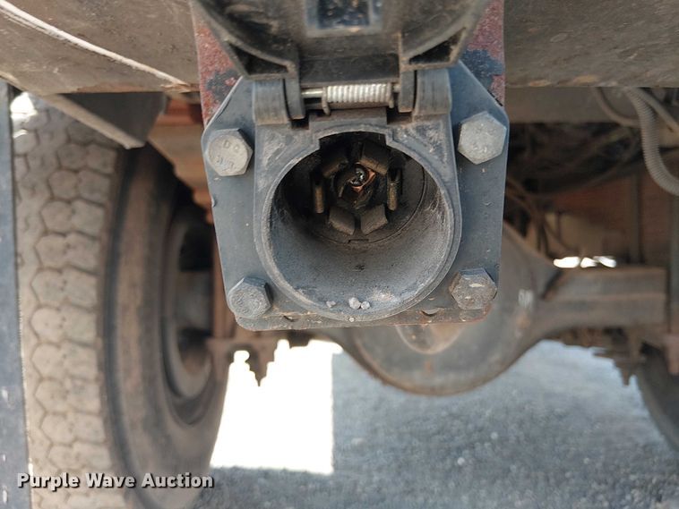 image for item YA3103 2006 Chevrolet C7500 bucket truck