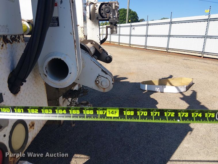 image for item YA3103 2006 Chevrolet C7500 bucket truck