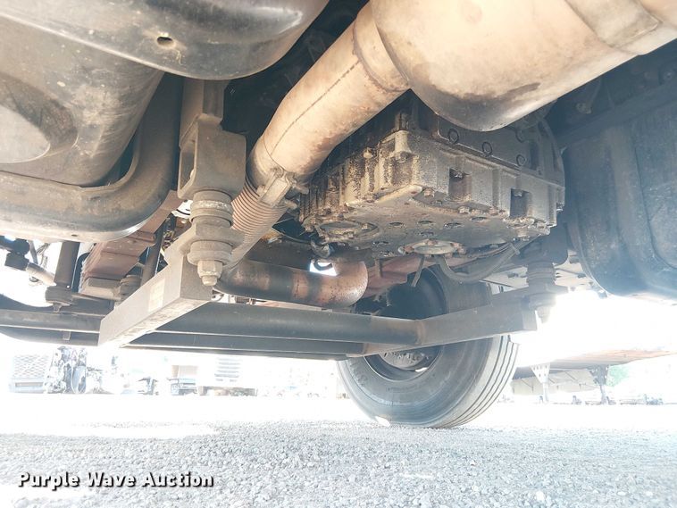 image for item YA3103 2006 Chevrolet C7500 bucket truck