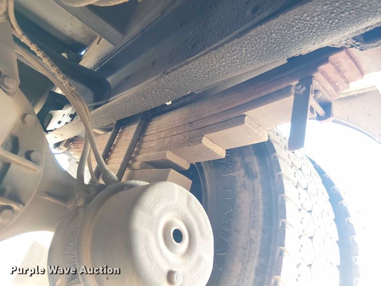 image for item YA3103 2006 Chevrolet C7500 bucket truck