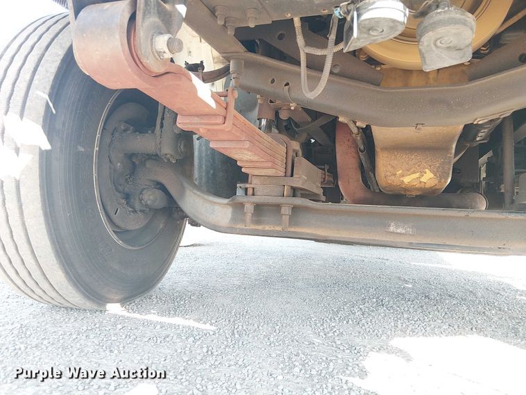 image for item YA3103 2006 Chevrolet C7500 bucket truck