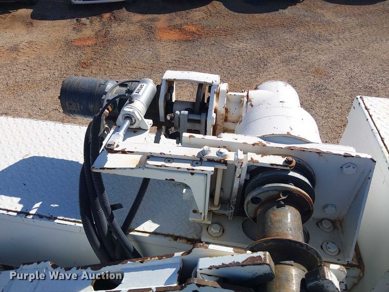 image for item YA3103 2006 Chevrolet C7500 bucket truck