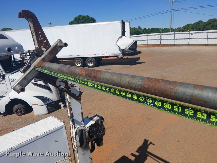 image for item YA3103 2006 Chevrolet C7500 bucket truck