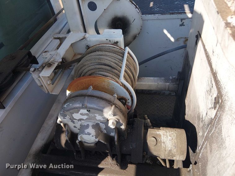 image for item YA3103 2006 Chevrolet C7500 bucket truck