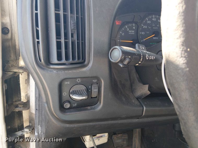 image for item YA3103 2006 Chevrolet C7500 bucket truck