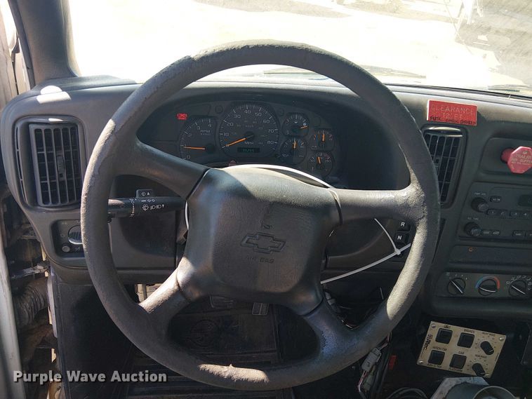 image for item YA3103 2006 Chevrolet C7500 bucket truck