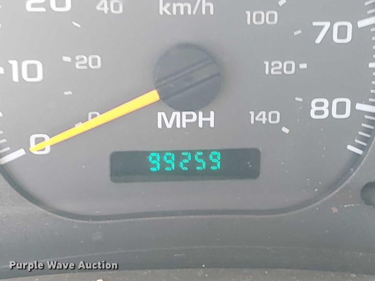 image for item YA3103 2006 Chevrolet C7500 bucket truck