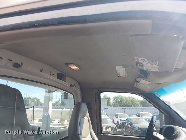 image for item YA3103 2006 Chevrolet C7500 bucket truck